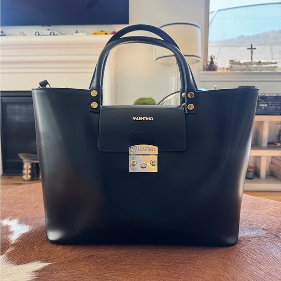 Valentino Lea Bag - Picture 1 of 8